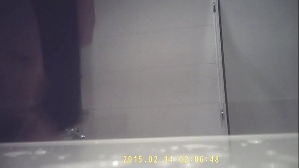 偷拍姊姊小奶诗诗洗澡China