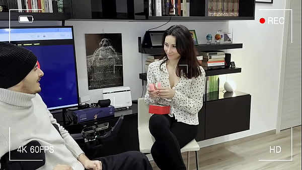 Sofia Bellucci Fa La Troia Con Un Ragazzo Disabile... è Solo L'inizio? Oppure Non Succederà Mai Più?