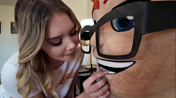 Rise And Shine With Sophia Sterling: An AM Romp For PornDudeCasting!