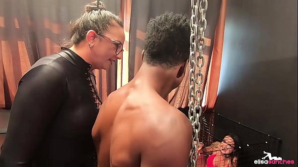 A Dominadora Valentina Severo Me Trancou Na Gaiola E Deixou O Escravo Me Olhando Aproveitei E Dei O Rabo Para O Negrão - Hygor Negrao