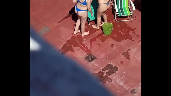 Vecinas Tomando Sol En La Terraza Parte 5