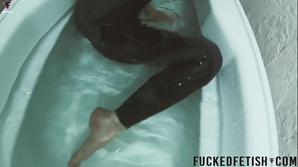 Lean Sattira Xunderwater Bathtub Spandex Sensual Day