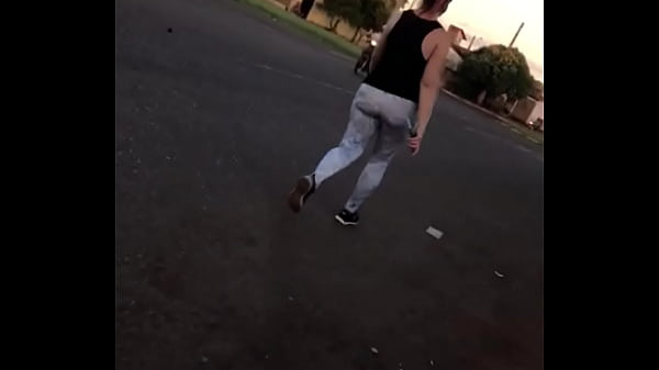 Gostosa Fazendo Caminhada