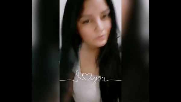 Hermosa Tetona Salvadoreña Provocando
