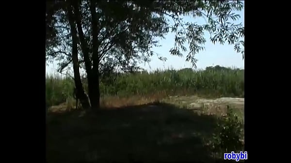 Il Guardone Del Parco Con Una Bella Figa Con Grosse Tette Naturali