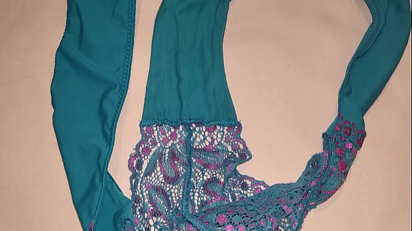 Corrida En La Lencería Nueva De Mi Novia