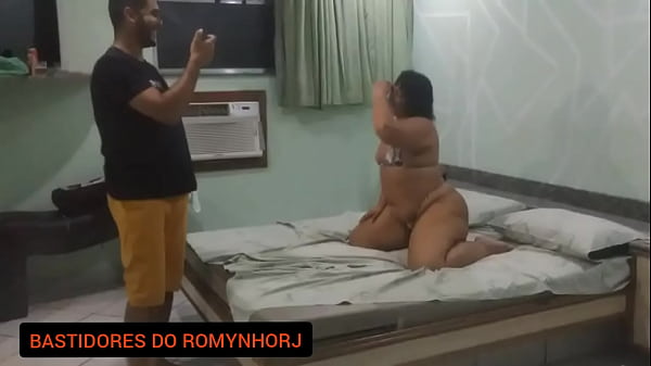 SEGUNDA PARTE COM ATRIZ MORANGORJ COM BOQUETE GOSTOSO.BASTIDORES DO ROMYNHORJ