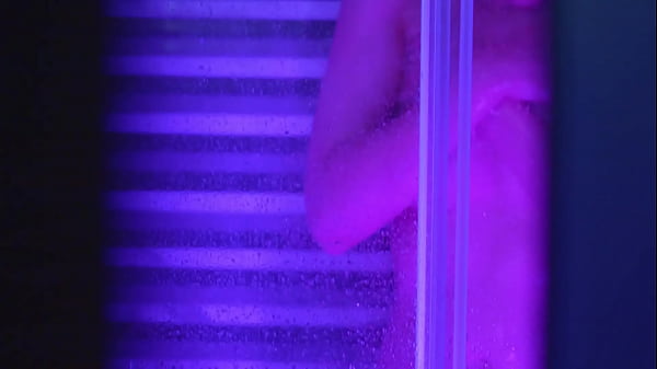 Caught Babe Masturbation In The Shower