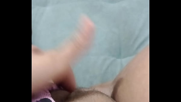 POV: BUCETUDA NOVINHA TOCANDO SUA BUCETA GRANDE E CARNUDA COM SHORTINHO DA MINNIE GEME GOSTOSO ENQUANTO SE DEDA COM MUITO TESÃO