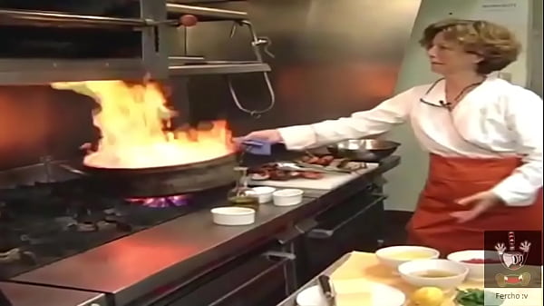 [MINI YTPH] LUKINI COCINA EN LA ISLA Y NADIE HACE NADA...