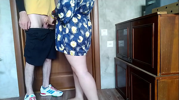 Hands A Pizza Delivery Man A Hand Work Instead Of A Tip