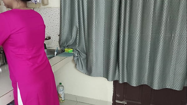 Newly Married Bhabi Smashed By Her Devar In Kitchen- Devar Ne Bhabi Ke Laakh Mana Karne Pe Bhi Chod Diya