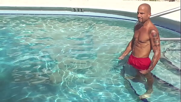 Hardbody Italian Pornstar Maxxx Loadz In The Pool Flexing & Shadow Boxing Bro