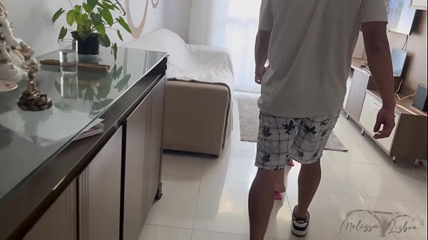 Dando Um Role De Carro Encontrei Um Gringo Perdido No Rio De Janeiro, Dei Uma Ajuda E A Minha Buceta Para Ele Foder Muito E O Safado Gozou Dentro