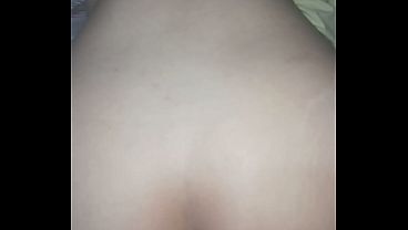 Estava Dando Prazer Ao Meu Cu Safado De Novinha, Mas O Brinquendo Amou Tanto O Interior Da Minha Bunda, Que Resolvi Deixa-lo Um Tempo Lá. Meu Cu Chupou Com Tanta Força Que O