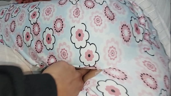 Follo A Mi Hermanastra Sin Quitarle La Pijama