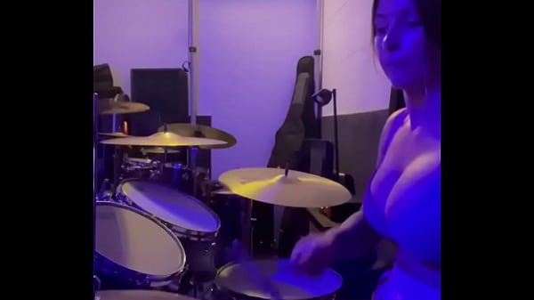 Felicity Feline Drumming Boobies Jiggling Dazzling