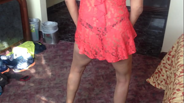 Con Una Nueva Amiga Que Su Esposo No Le Cumple