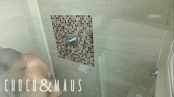 NOS GANO LA CALENTURA EN LA DUCHA Y LE VOLVIMOS A DAR