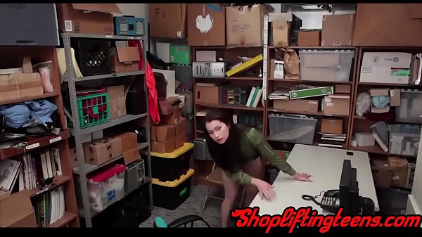 Legit Cutie Thief Gets Seed After Getting Screwed By Mall Cop