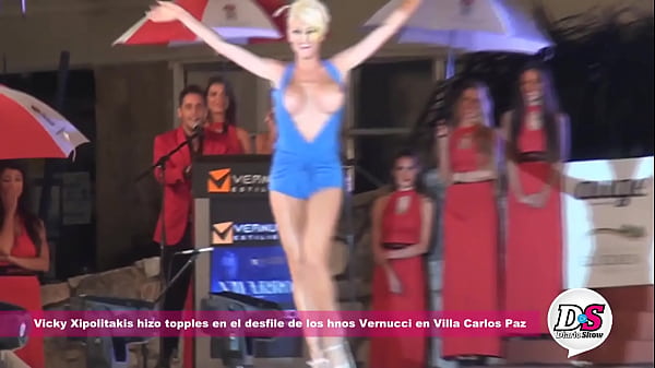 Vicky Xipolitakis Desnuda