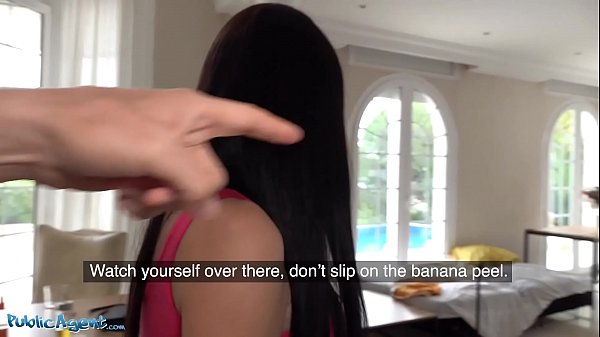 Public Agent Spanish Cleaner Damaris Gets Down, Filthy And Hammerred
