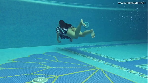 Scorching Massive Butt Euro Milf Sazan Underwater Erotics