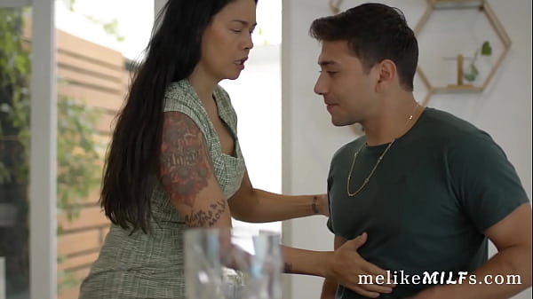 Randy Curvy Stepmama Educate Her Stepson How To Suck And Fuk Soaked Snatch - Dana Vespoli, Max Plugs