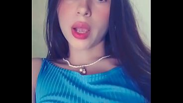 Mi Mujer Cindy Granda Mostrándose Directo A La Camara Esperando Unas Corridas