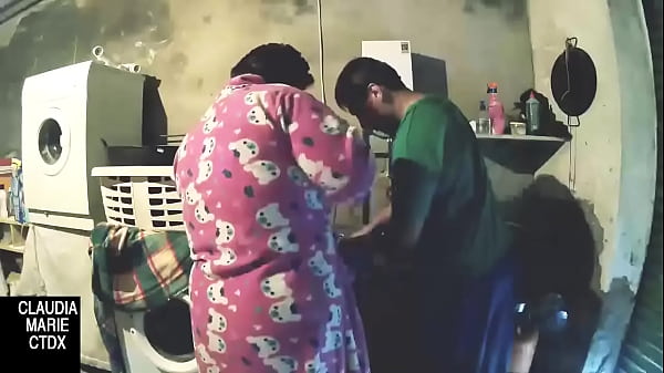 Entre Platos Sucios Y Mucha Basura Una Follada Por Detrás