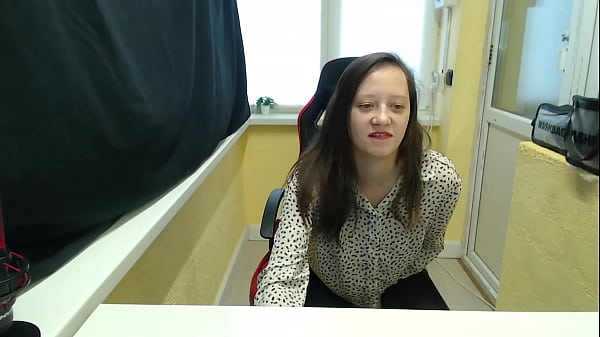 Chick Gamer Nerd Is A Squirt And Climax Machine