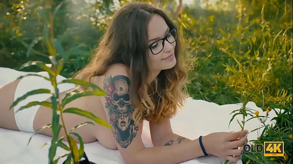 OLD4K. Winsome Lassie Worships Old Mans Penis And Savors Pussy-nailing