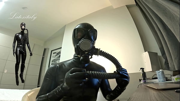 Gasmask Filters Playing - Latex Lovers Content