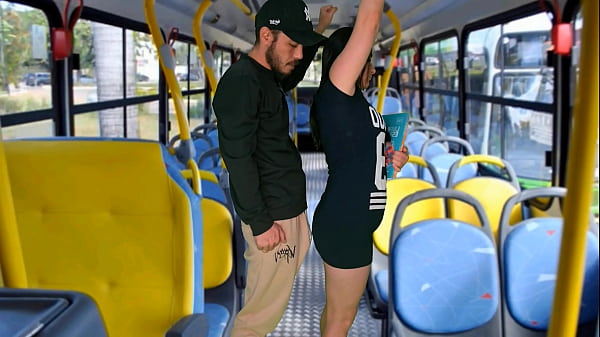 Estudante Sendo Encoxada No ônibus Em Público!