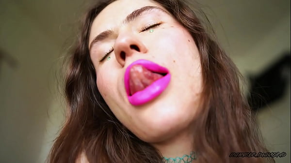 Nasty Noisy Pinky Kiss