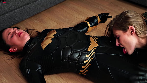 Ultra Heroes Sex Fight - Batman Honey & Humiliated By Tiffany Tatum