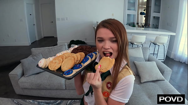 Mazy Myers Lets Boyfriend Load Her Honey Scout Cookie With Cream