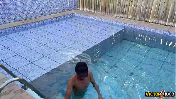 Casada Traindo Marido Com Dotado Na Piscina
