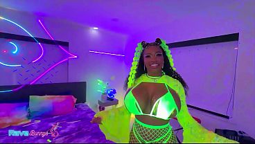 Ebony Knockout Tia Maria Gets Her Gigantic Jugs Smotherred With Cream!