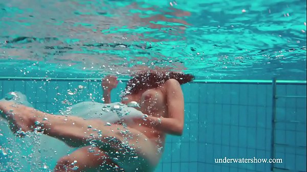 Two Smokeshows Stripped In The Pool