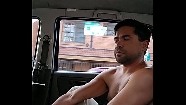 Desnudo En Taxi De Taxistacogedor