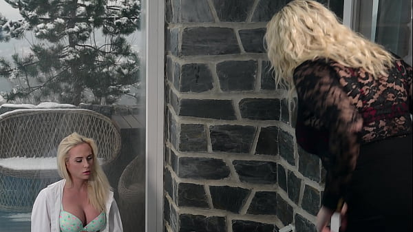 Pool Repair Fellas Take Turns DP’ing Hot Blonde Step Mommy & Daughter GP2235