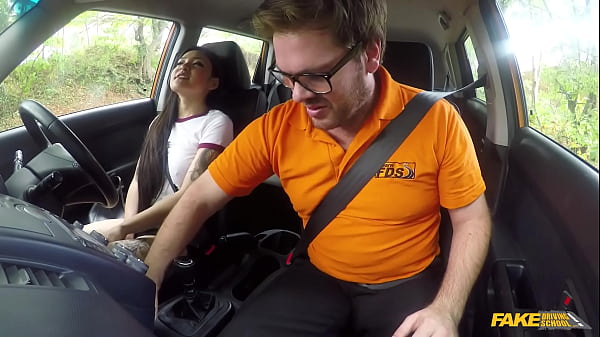 Rae Lil Black Takes The Instructors Thick Shaft In Her TENSE JAPANESE Honeypot - Fake Driving School