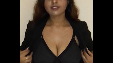 Ravishing Desi Punjabi Girl