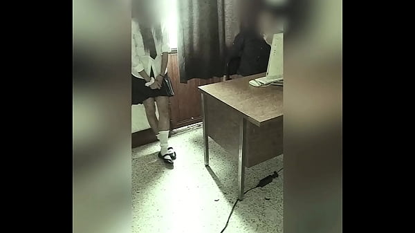 CÁMARA Graba A MAESTRO Y ALUMNA En La Oficina Del Colegio! Colegiala Mexicana Se DEJA FOLLAR Por El PROFE Por Una MEJOR CALIFICACIÓN! Video Unscripted Legit!