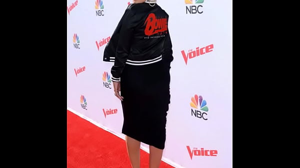 Christina Aguilera At The Voice Karaoke For Charity In West Hollywood