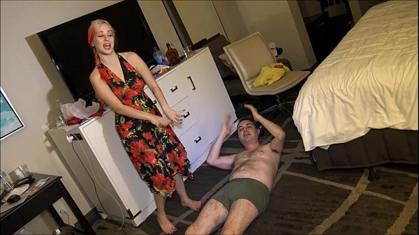 Ballbusting: Queen Lilith Ravages The Testicles Of Andrea Diprè