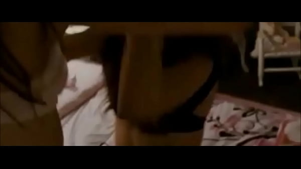 Natalie Portman & Mila Kunis Lesbian Scene