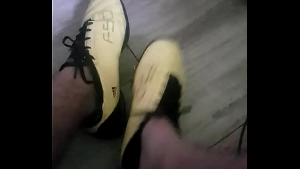 Con Mis Adidas F50