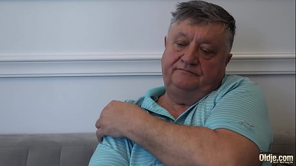 Stunning Nymphet Helps Old Guy Relax And Gets Her Pussy Licked In Reward